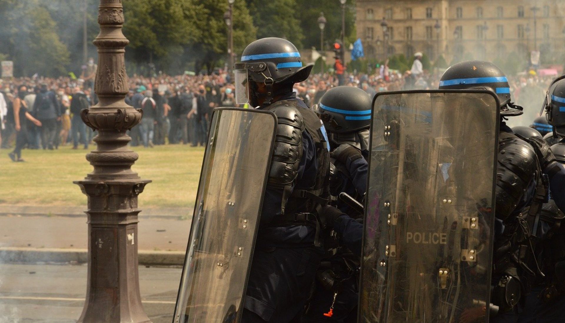 Police et démocratie : où en est la France ?